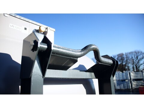 FuelTankLifter 8.700 L – Mobile Tankstelle auf Abrollrahmen