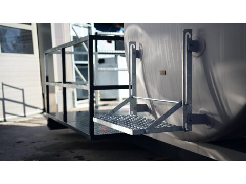 FuelTankLifter 8.700 L – Mobile Tankstelle auf Abrollrahmen