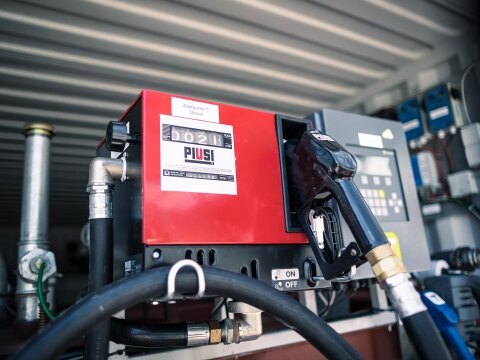 FuelTainer 10.000 Liter – doppelwandiger Tankstellen-Container Diesel & AdBlue® Kombi, AwSV- & WHG-konform