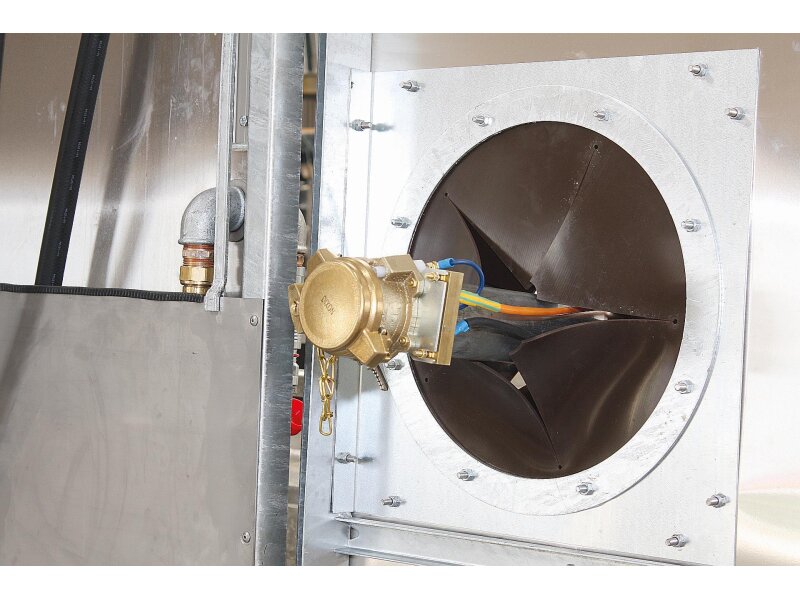 Diesel Abfüllplatz Durchführung für Füllleitung