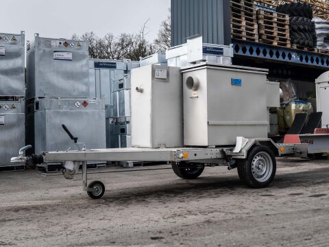 Mobiler Ölabscheider NG 10 auf Anhänger mieten – Für Baustelle & Industrie